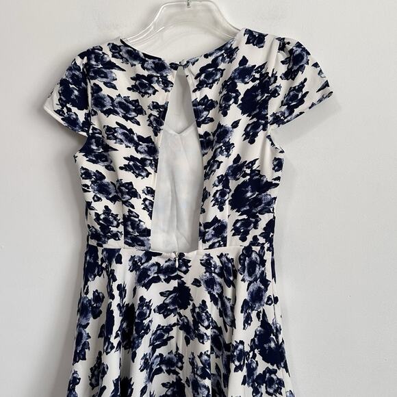 Lulus Skater Dress M Fit Flare Blue Floral Summer Party Shower Summer Cap Sleeve - Picture 7 of 9